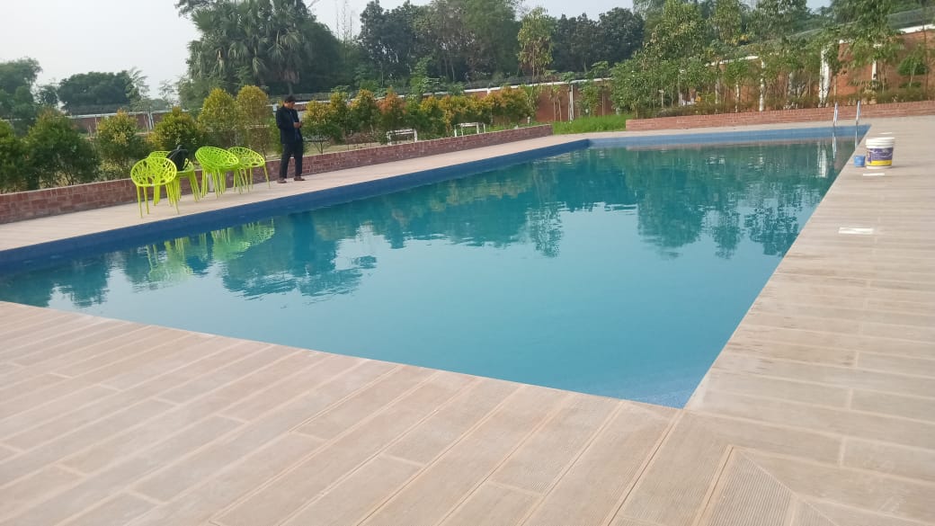 Skimmer pool